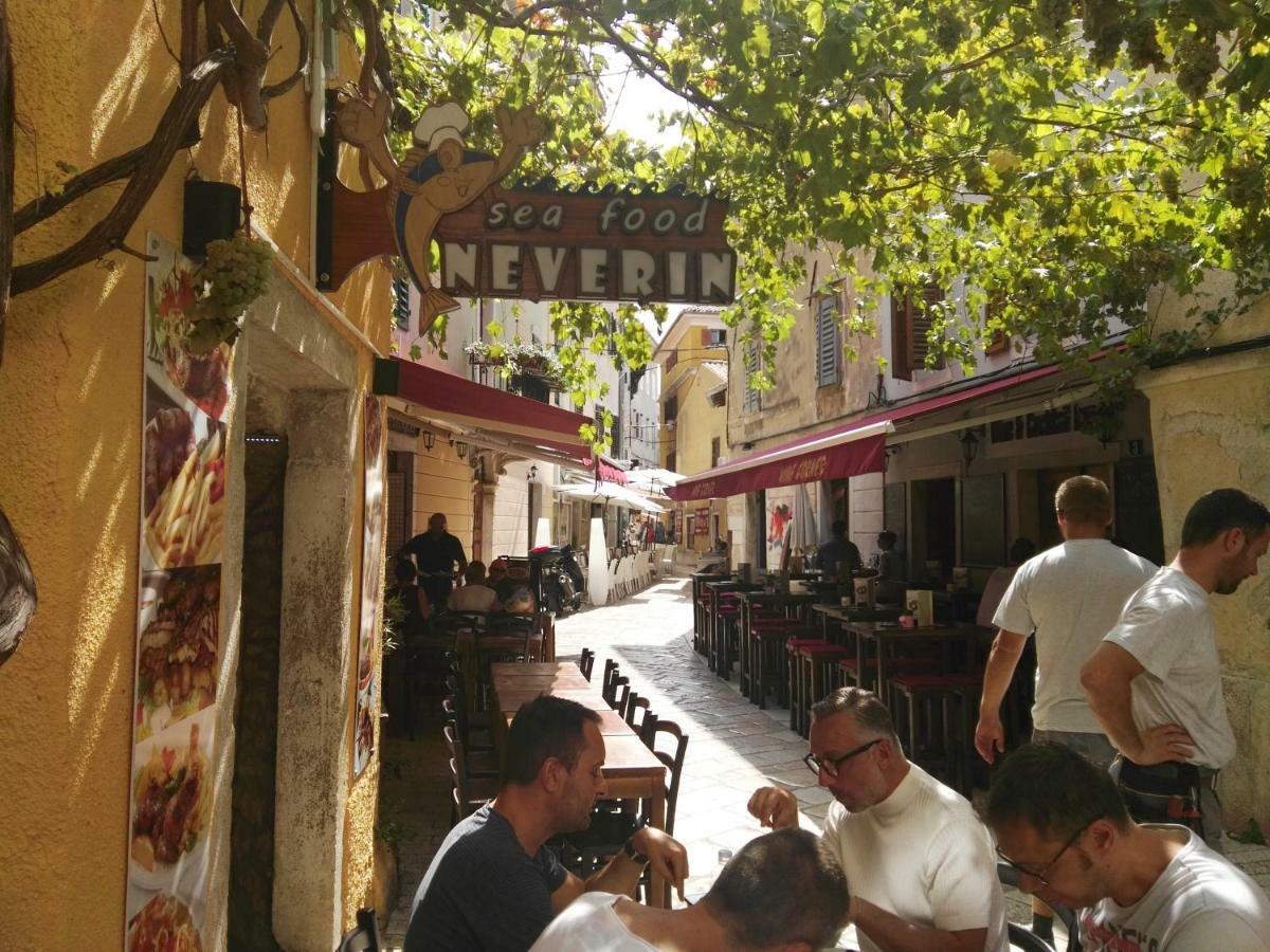 Old Town Charmer Porec Exterior photo