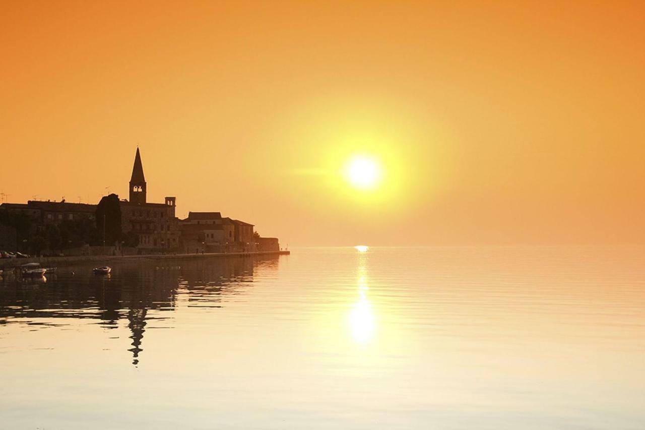 Old Town Charmer Porec Exterior photo
